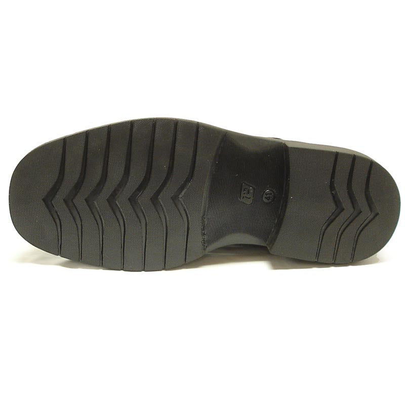 A pair of Pinoso's P-5285 Belka brown leather lace-up cap toe shoes, made in Spain, with black soles, are shown side by side on a white background.