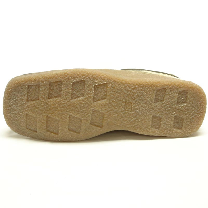 The Pinoso's P-5456 Javier Beige Green Leather Lace-up Sneaker, made in Spain, features textured tan rubber soles and blends European style with olive green and beige leather against a crisp white background.