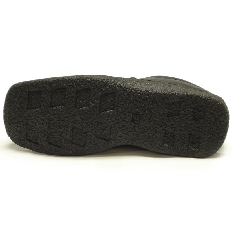 The Pinoso's P-5456 Javier Black Leather Slip-on Loafer for men features nappa leather and textured rubber soles, shown against a white background. Made in Spain.