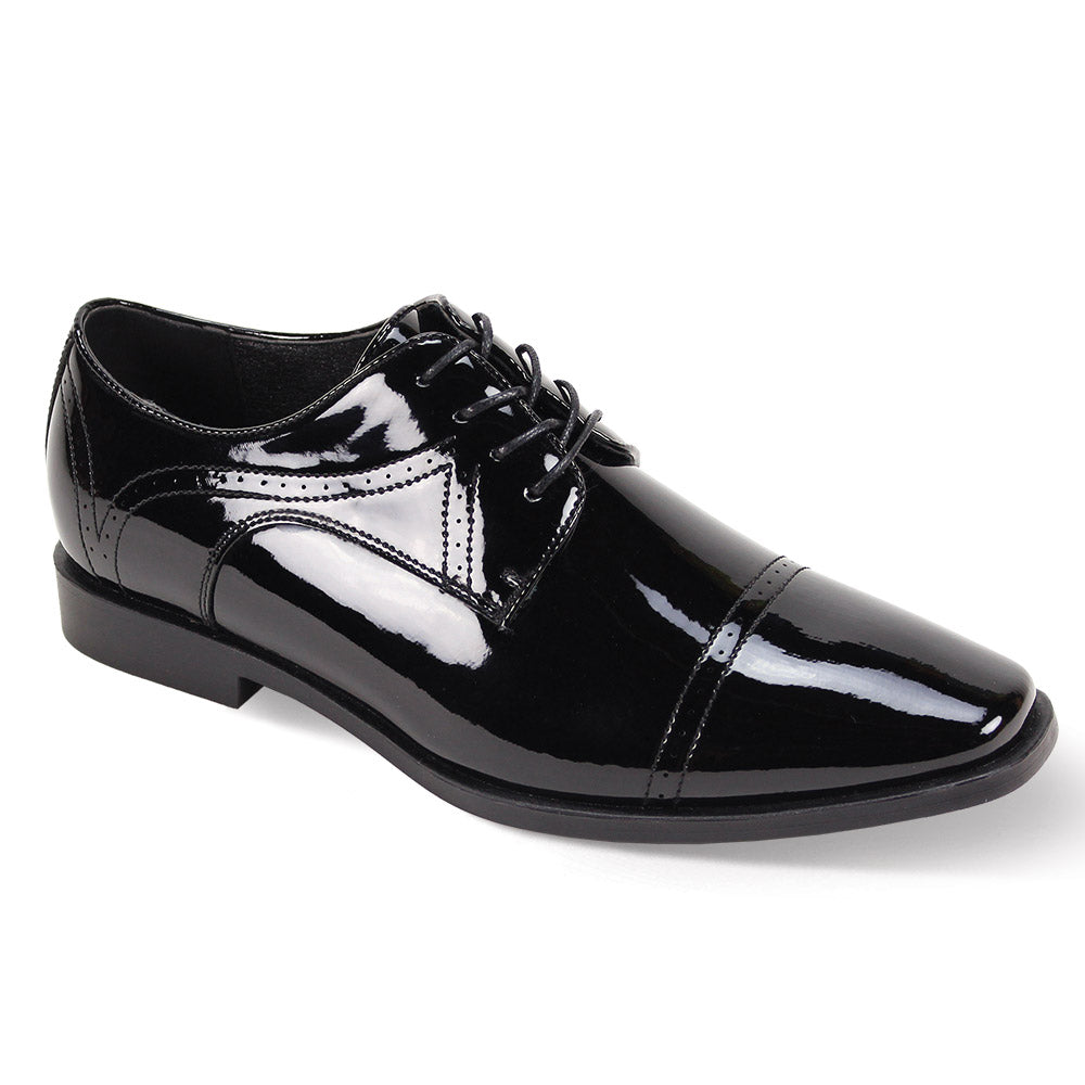 The Antonio Cerrelli 7000 Black Patent Shoes feature a sleek lace-up design with a low heel, cap toe, and synthetic upper.