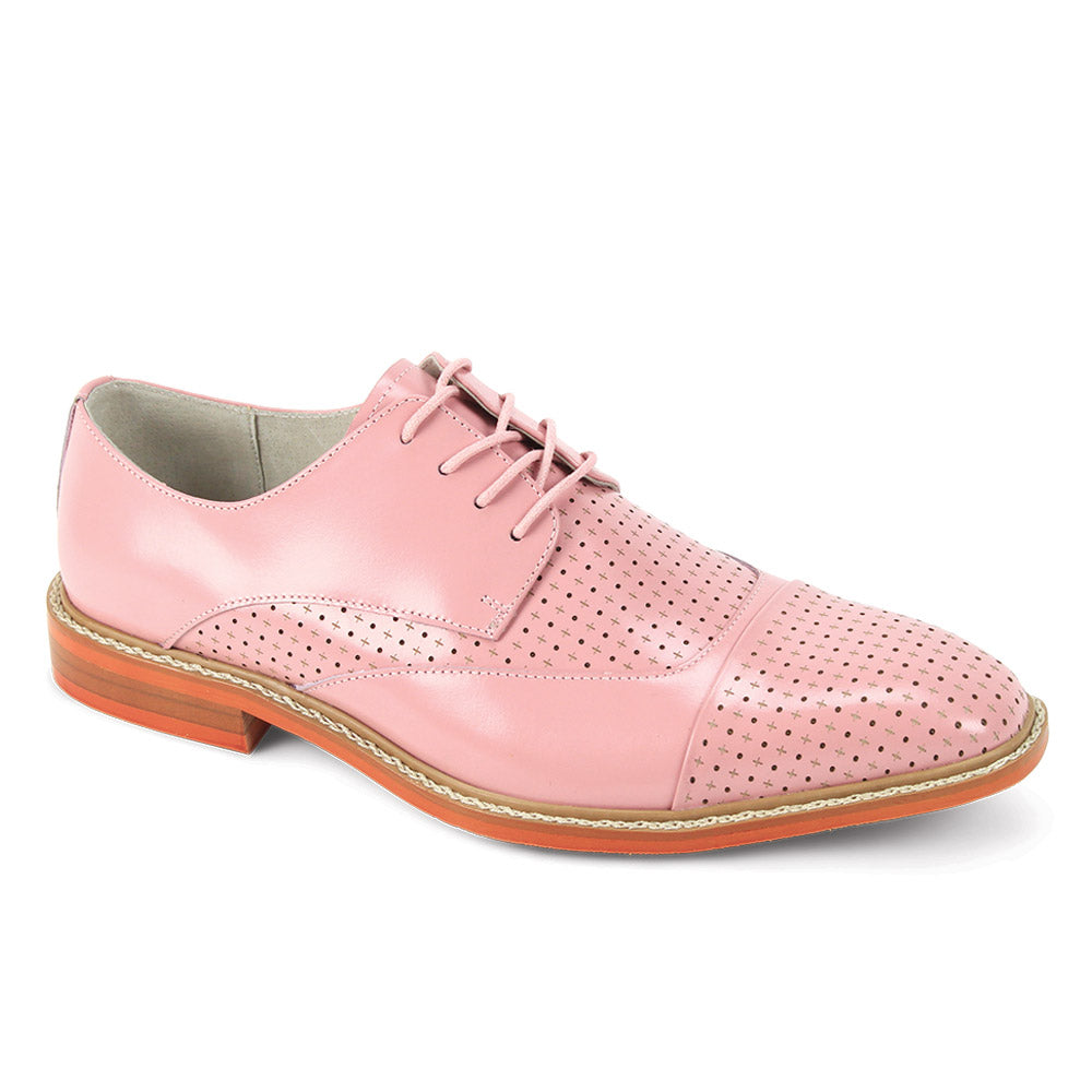 The GIOVANNI Giovanni Alford Pink Leather Shoe features a smooth leather upper, cap toe, perforated details, lace-up closure, tan sole, and light brown outsole.