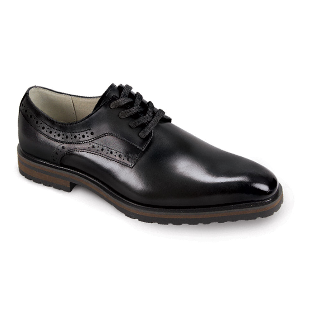 The Giovanni Stef Black Leather Shoes by GIOVANNI feature smooth leather, lace-up closure, decorative perforations, a plain toe, and a low brown sole, shown on a white background.