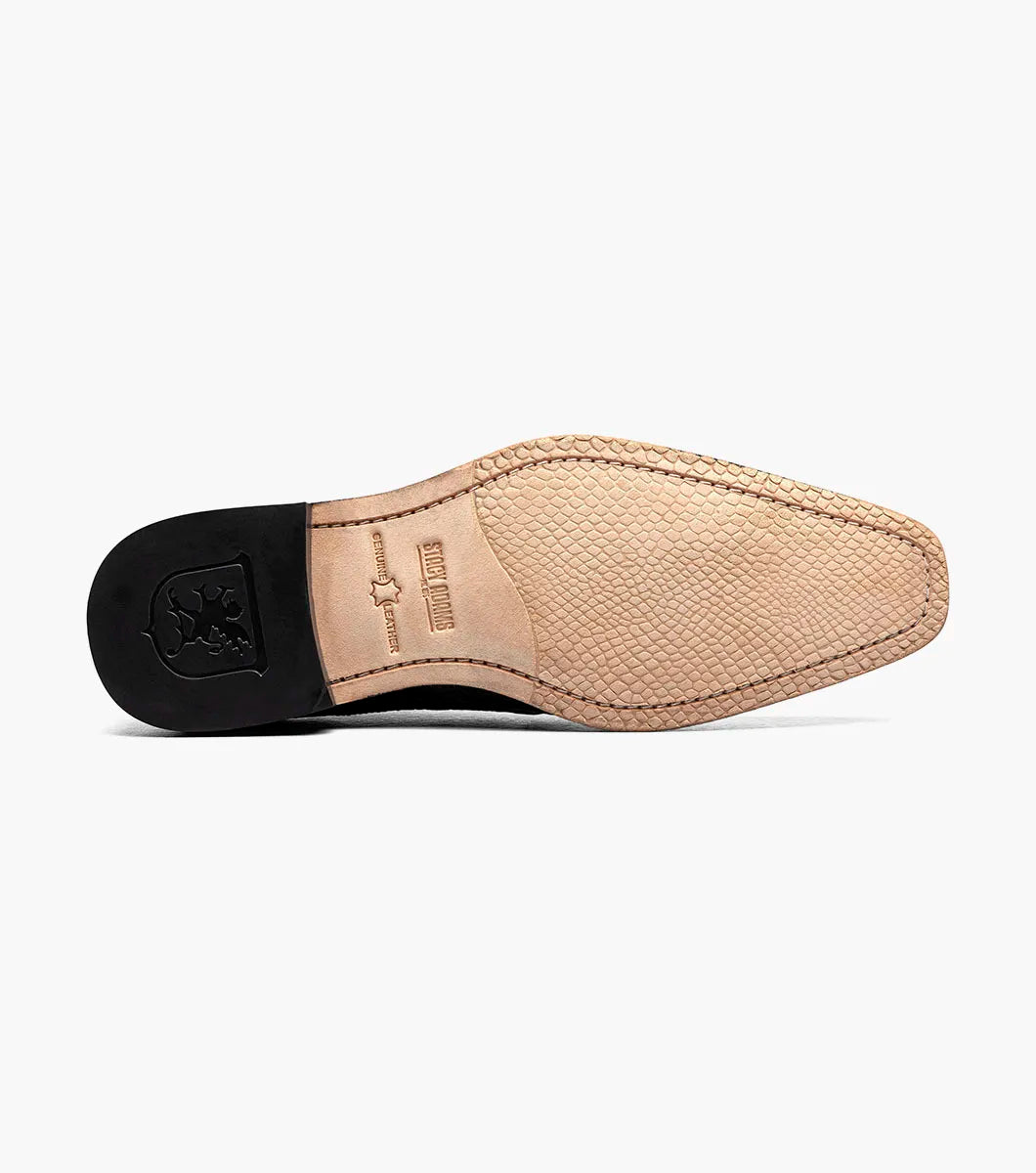 The Stacy Adams Travato Wingtip Oxford (Style 25737-975) in Black and Gray is a dress shoe expertly crafted from croco print leather, showcasing a distinctive crocodile and lizard pattern. This STACY ADAMS oxford features a lace-up design, low heel, and anatomical arch support, presented against a white background.