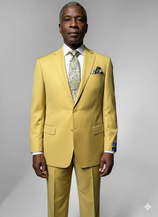 The CAVELLI Cavellini Uomo Dolcetto MODERN FIT Suit 6667/25 in yellow features matching pants, a white shirt, and a paisley tie displayed on a mannequin against a plain background for lightweight comfort.