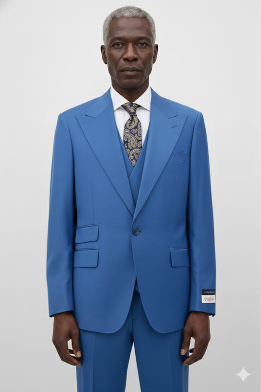 The Tiglio Rosso Orvietto Azure Semi Wide Leg TL7118 suit exudes unmatched elegance with 100% wool construction. The jacket boasts notch lapels and two buttons, seamlessly complemented by matching trousers for a sophisticated appearance.