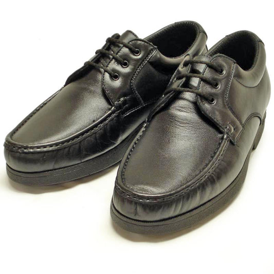 The P-4783-628 Black Lace Up Shoes by Pinoso’s, made in Spain, feature thick soles and handcrafted nappa leather—combining style and comfort for lasting wear. Displayed on a white background.