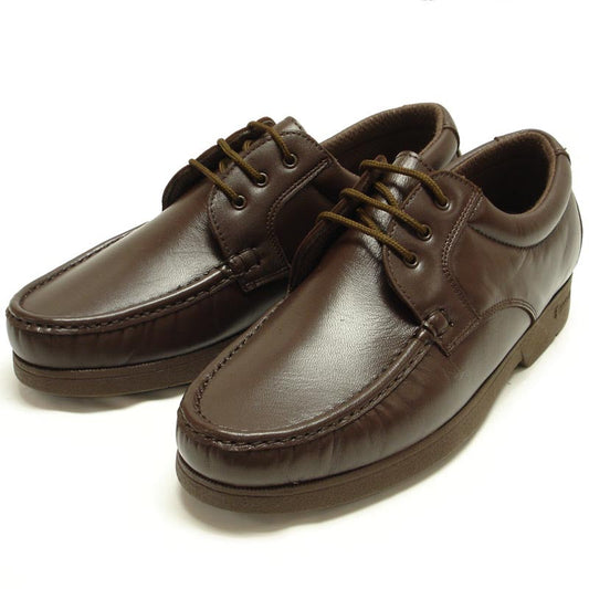 The Pinoso’s P-4783-628 Brown Lace up Men’s Shoes, made in Spain, feature soft Nappa leather, stitched details, and thick rubber soles.