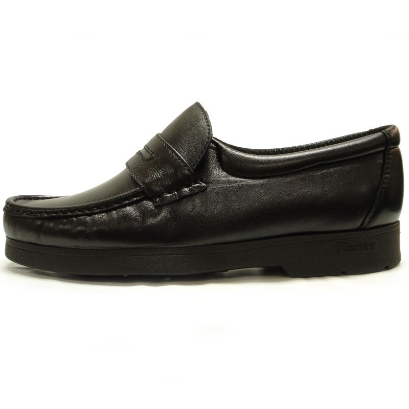 Pinoso's P-4804-628 Black Slip on Penny Loafer, made in Spain, features soft Nappa leather, low heels, and rounded toes. Brand new, men's shoes shown on a white background.