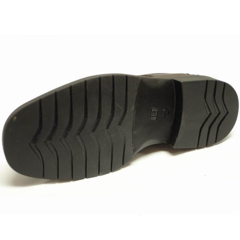 The P-4890 Belka Brown Lace up men’s shoes by Pinoso's feature nappa leather, stitched detailing, and thick rubber soles, handcrafted in Spain for comfort.