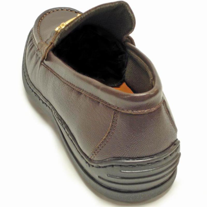 The Pinoso's P-5158 Paco Brown Slip-On Loafer features rich Nappa leather, gold horsebit detail, black rubber soles, and easy slip-on style. Made in Spain, these men's shoes offer comfort and timeless elegance.