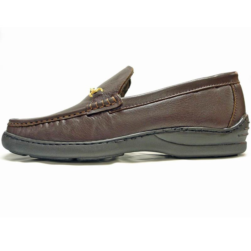 The Pinoso's P-5158 Paco Brown Slip-On Loafer features rich Nappa leather, gold horsebit detail, black rubber soles, and easy slip-on style. Made in Spain, these men's shoes offer comfort and timeless elegance.
