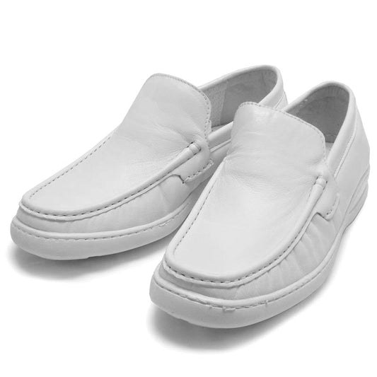 Pinoso’s P-5202 Paco White Leather Slip-on Loafer, crafted in Spain, features stitched detailing and is shown on a plain white background.