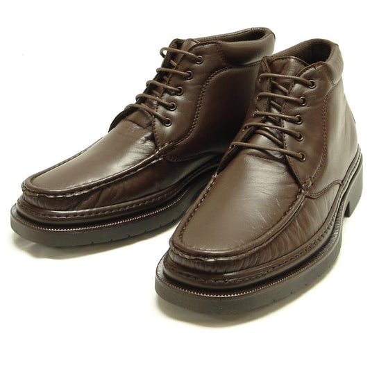 Pinoso's P-5246 Belka Brown Leather Boot features a chunky sole and lace-up design. Handcrafted in Spain for comfort, these Nappa leather ankle boots are shown side by side on a white background.