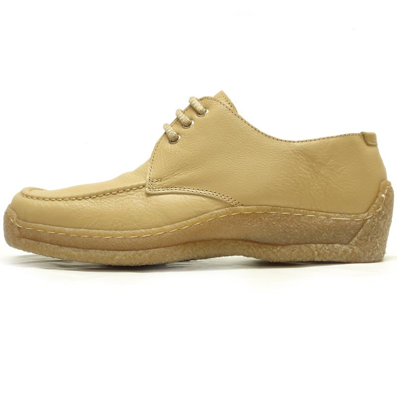 Pinoso's P-5455 Javier Beige Leather Lace-up Men’s Shoes, handcrafted in Spain, feature thick textured rubber soles and offer premium comfort, shown on a white background.