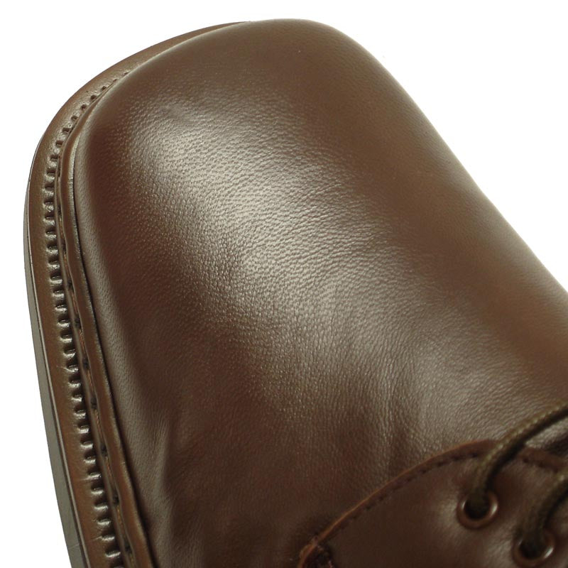 The Pinoso's P-5498 Goran Brown Leather Lace-Up Men's Shoes, handcrafted in Spain with thick rubber soles, are displayed on a white background.