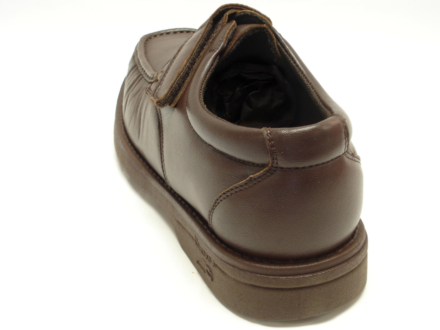 Pinoso's P-5660-668 men's velcro shoes in brown leather, handcrafted in Spain with thick soles, are shown on a white background.