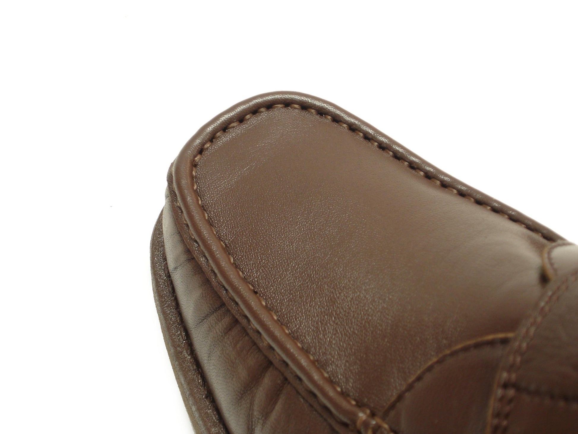 Pinoso's P-5660-668 men's velcro shoes in brown leather, handcrafted in Spain with thick soles, are shown on a white background.