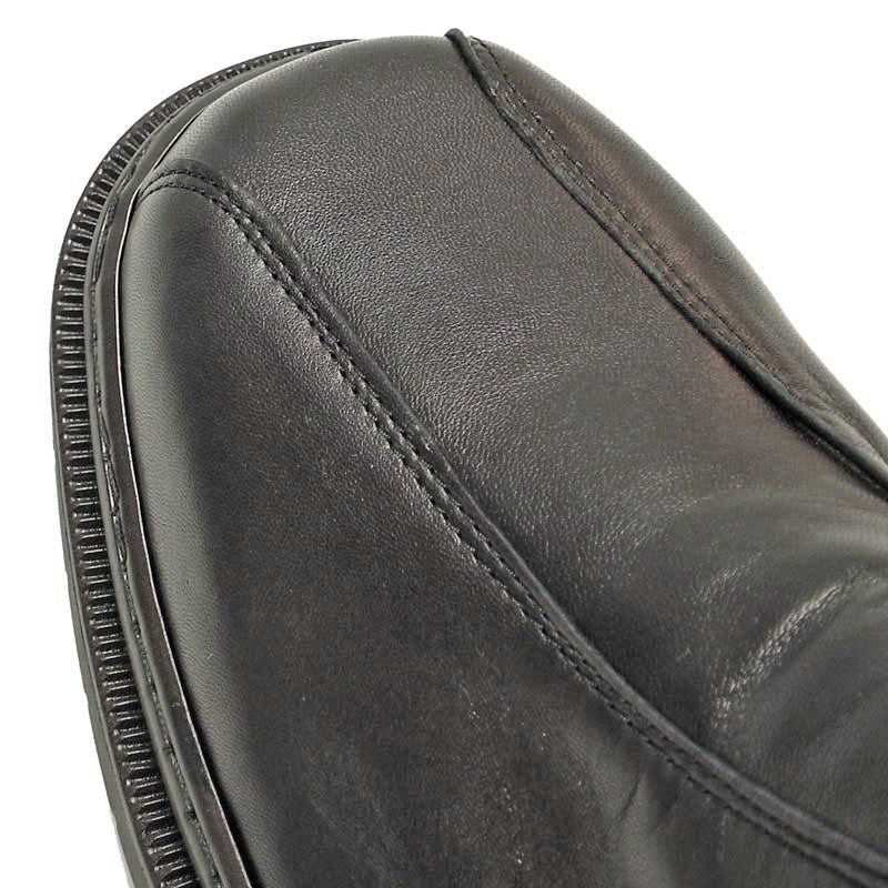 The P-5692 Belka Black Leather Boot by Pinoso's features side zippers, pull tabs, and thick rubber soles—handcrafted in Spain for men who appreciate comfort and style. Shown on a white background.