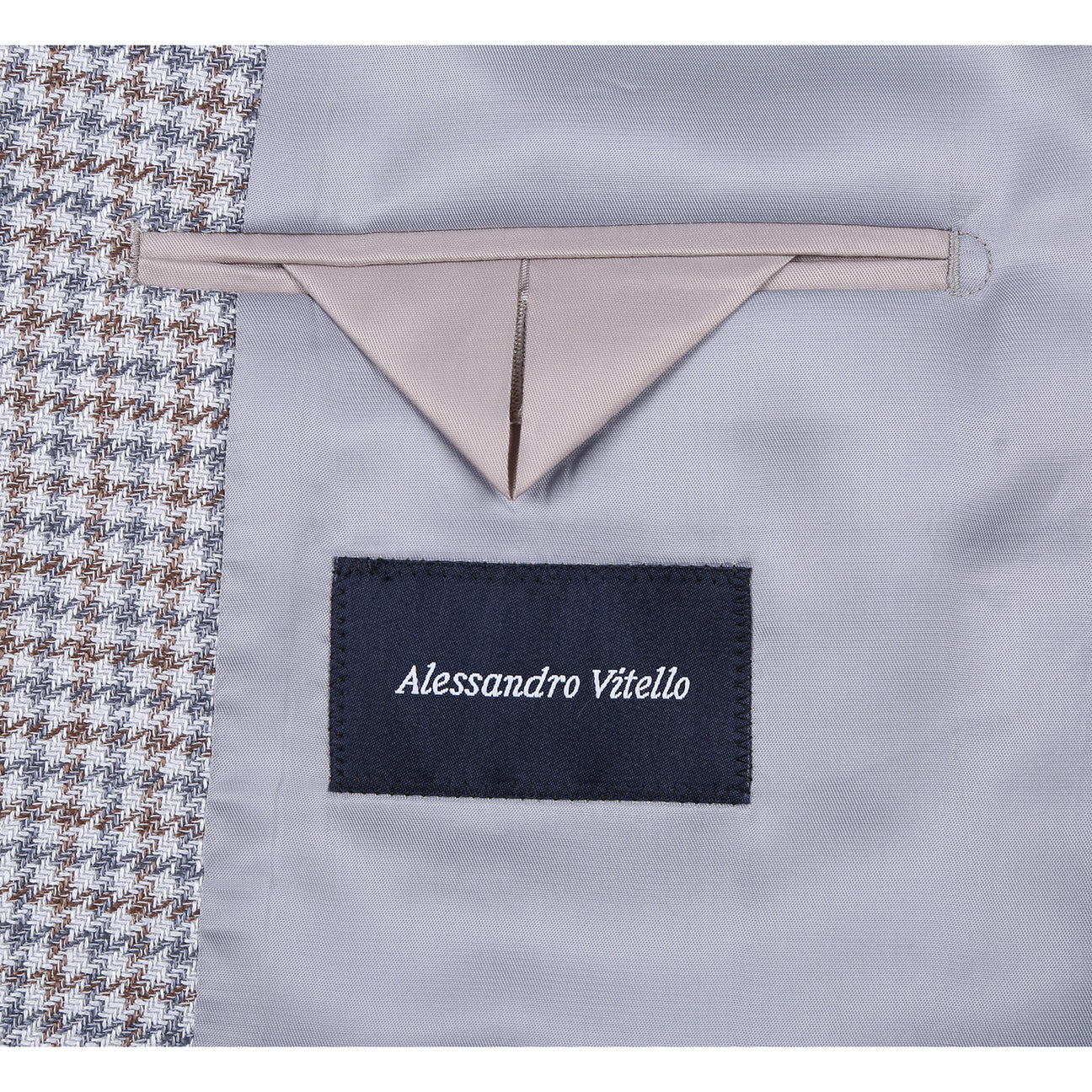 The mannequin displays the Renoir Alessandro Vitello New Slim Fit Light Beige Blazer 567-13, styled over a white dress shirt and a red, blue, and white striped tie.