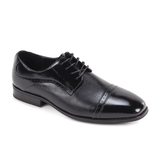 The Giorgio Venturi Giorgio 7076 Black Leather Shoes are genuine leather dress shoes with a cap toe lace design, low heel, and decorative perforations on the toe cap and sides.