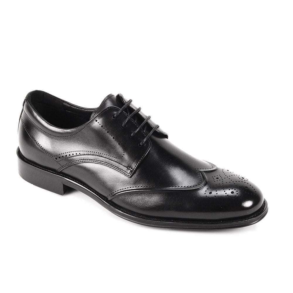 The Giorgio Venturi Giorgio 7077 Black Leather Shoes feature a genuine leather build, lace closure, classic wingtip, and brogue detailing on the toe and sides, shown against a white background.