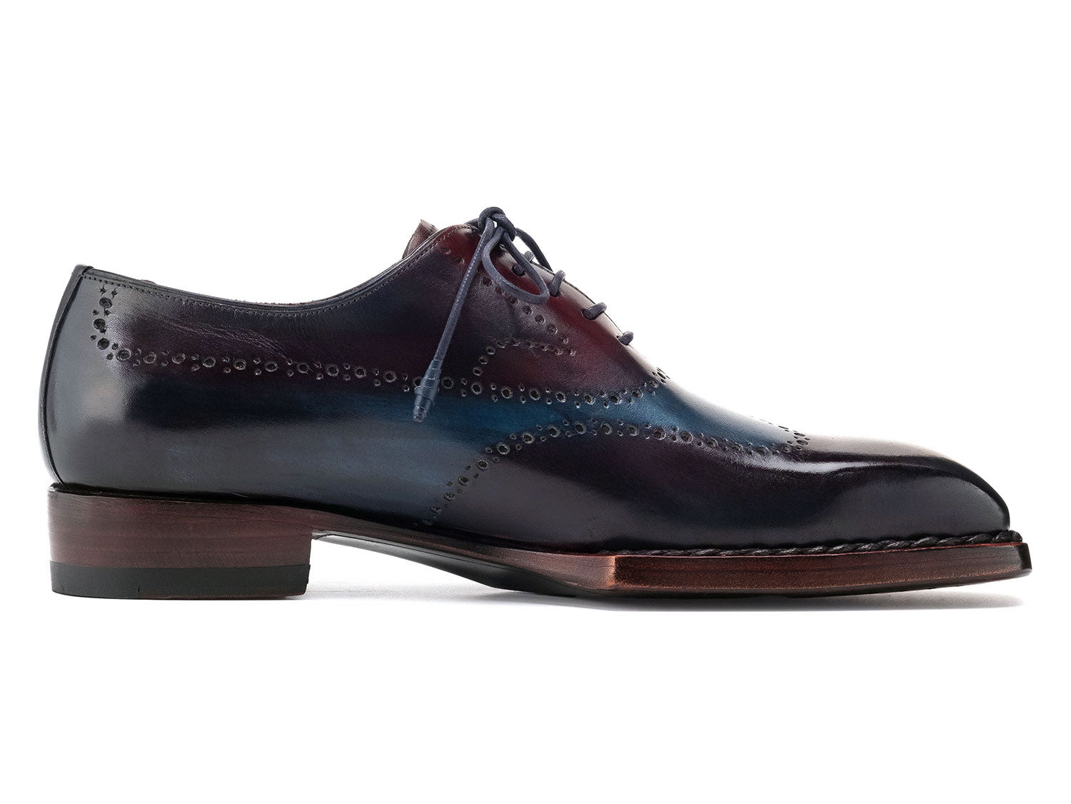Paul Parkman Goodyear Welted Men's Wingtip Oxfords in Bordeaux & Blue feature brogue details and brown stacked heels. Handmade men's shoes, shown with one from above and one from the side. Brand: Paul Parkman. Model: 81BRL94.
