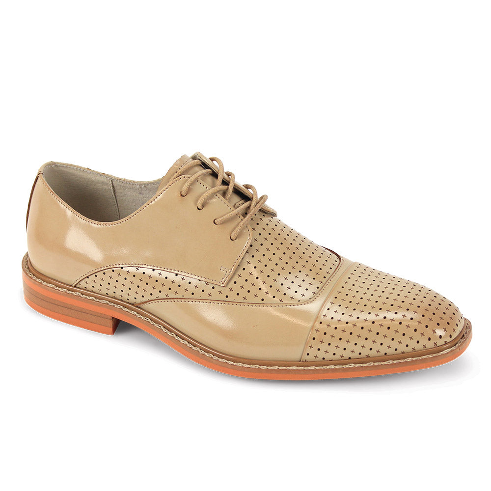 The GIOVANNI Giovanni Alford Natural Leather Shoes feature a tan leather upper with perforated details, cap toe lace design, brown sole, and low heel.