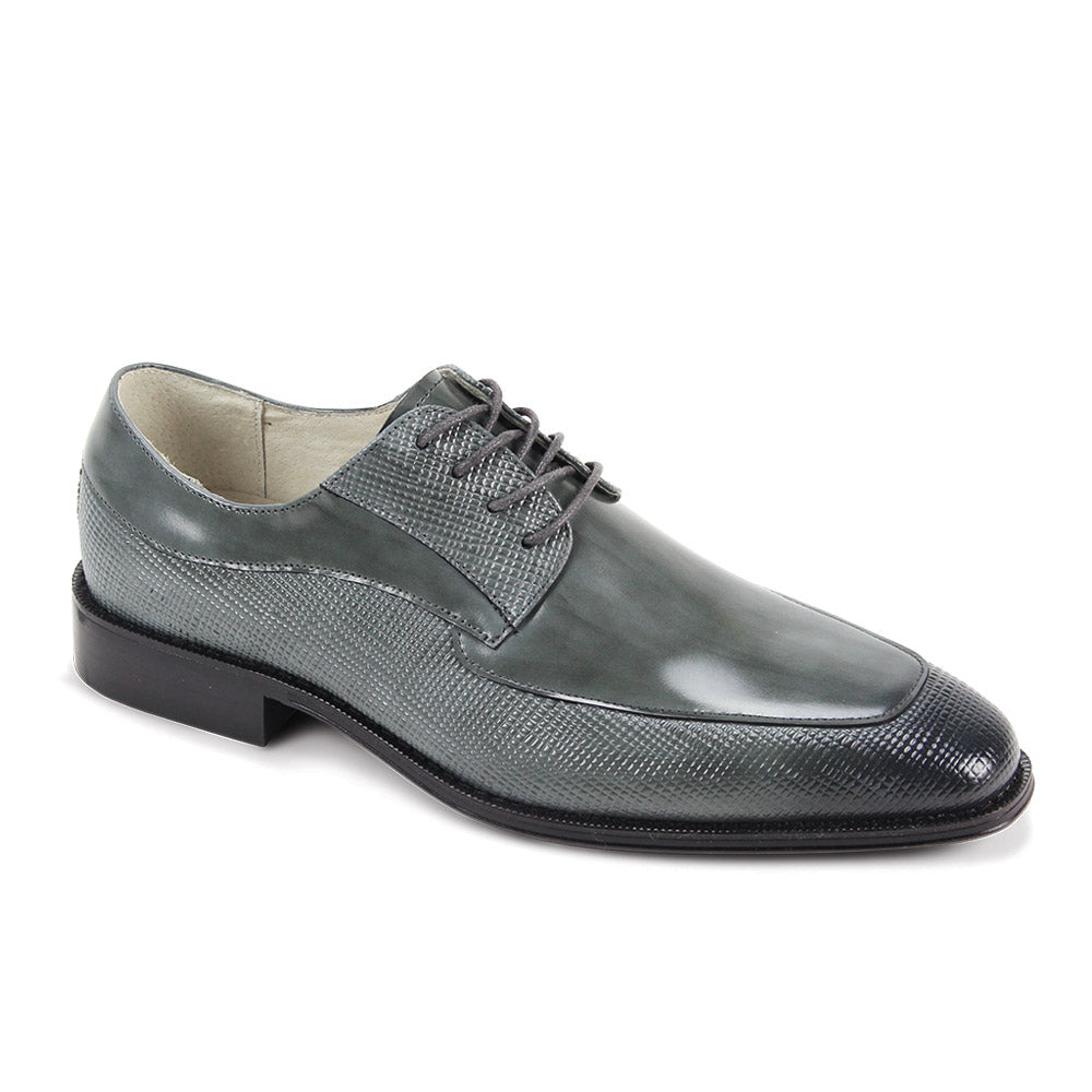 The GIOVANNI Giovanni Asher Grey Leather Shoe features a grey smooth leather moc toe, textured accents, laces, and a black sole, displayed on a white background.
