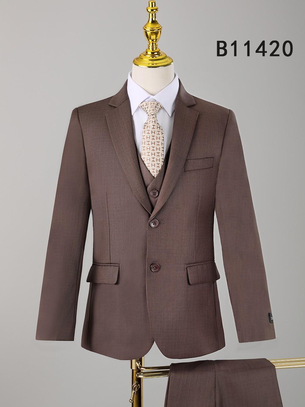 The Unique Design Menswear BOY SUIT 5-PC SET B11420 is shown on a mannequin with a white dress shirt and patterned tie; code B11420 is visible in the upper right corner.