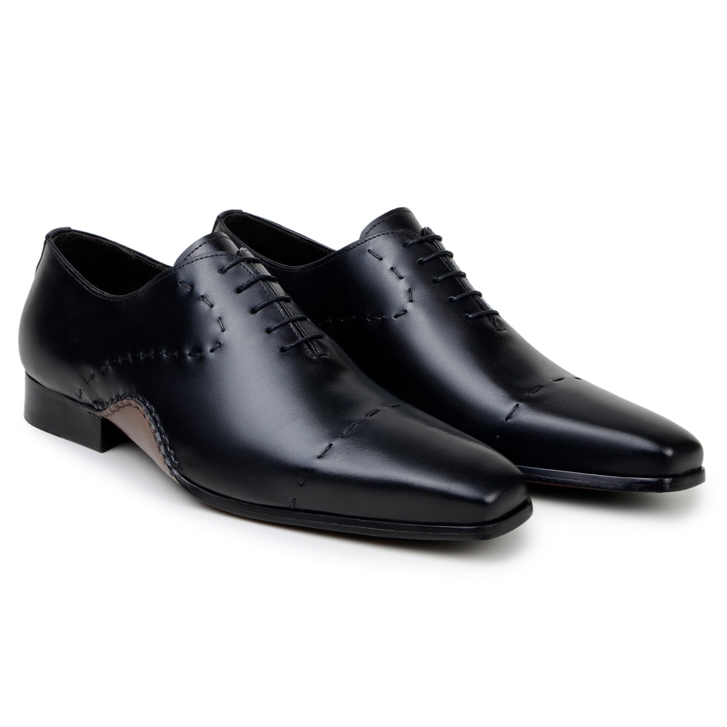 The BELVEDERE Belvedere - Maestro is a black Italian calf leather dress shoe with visible stitching, low heel, and smooth finish, handcrafted in Brazil using Opanka construction, shown in side profile on a white background.