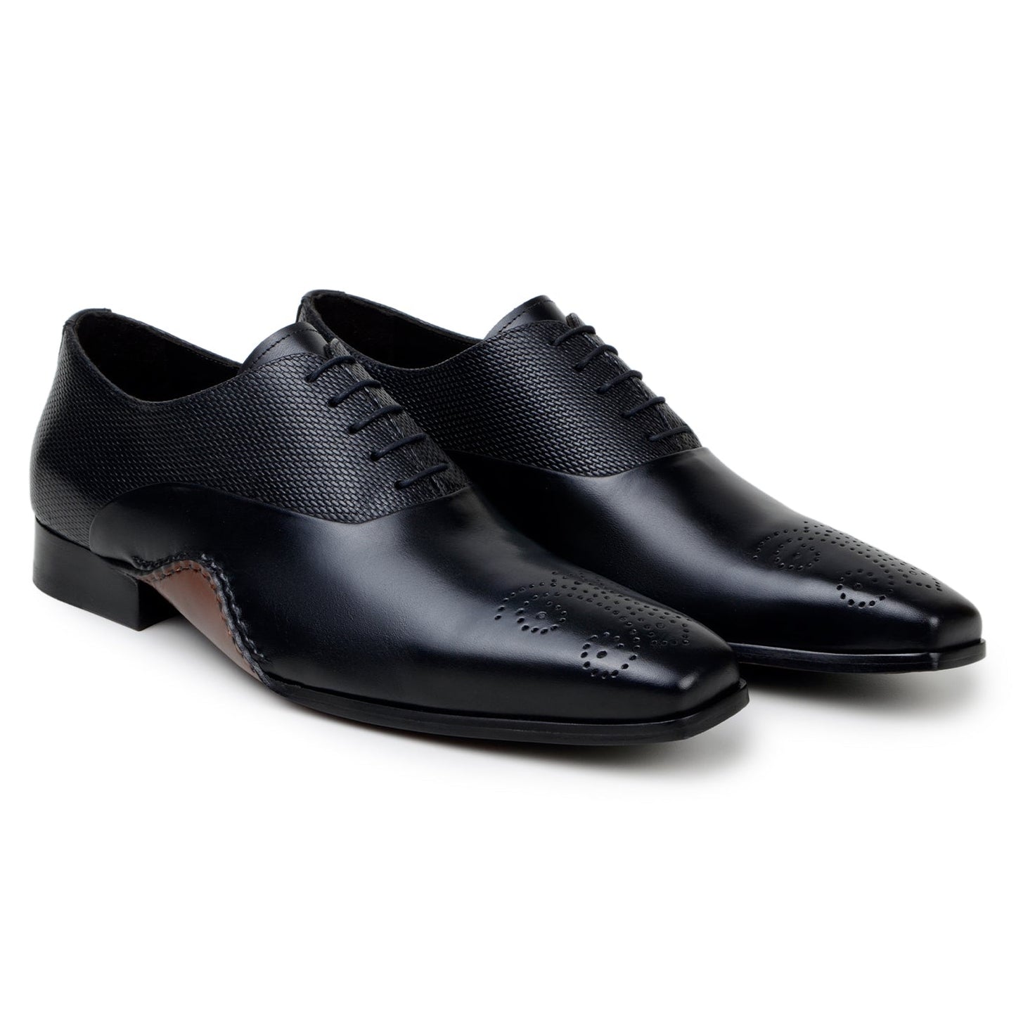 The BELVEDERE Saggio is a black Italian calf leather dress shoe with a textured upper, perforated toe, stitched leather sole, and cushioned insole, shown in a side view.