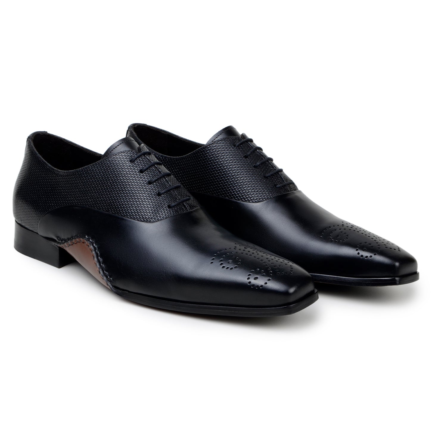 The BELVEDERE Saggio is a black Italian calf leather dress shoe with a textured upper, perforated toe, stitched leather sole, and cushioned insole, shown in a side view.