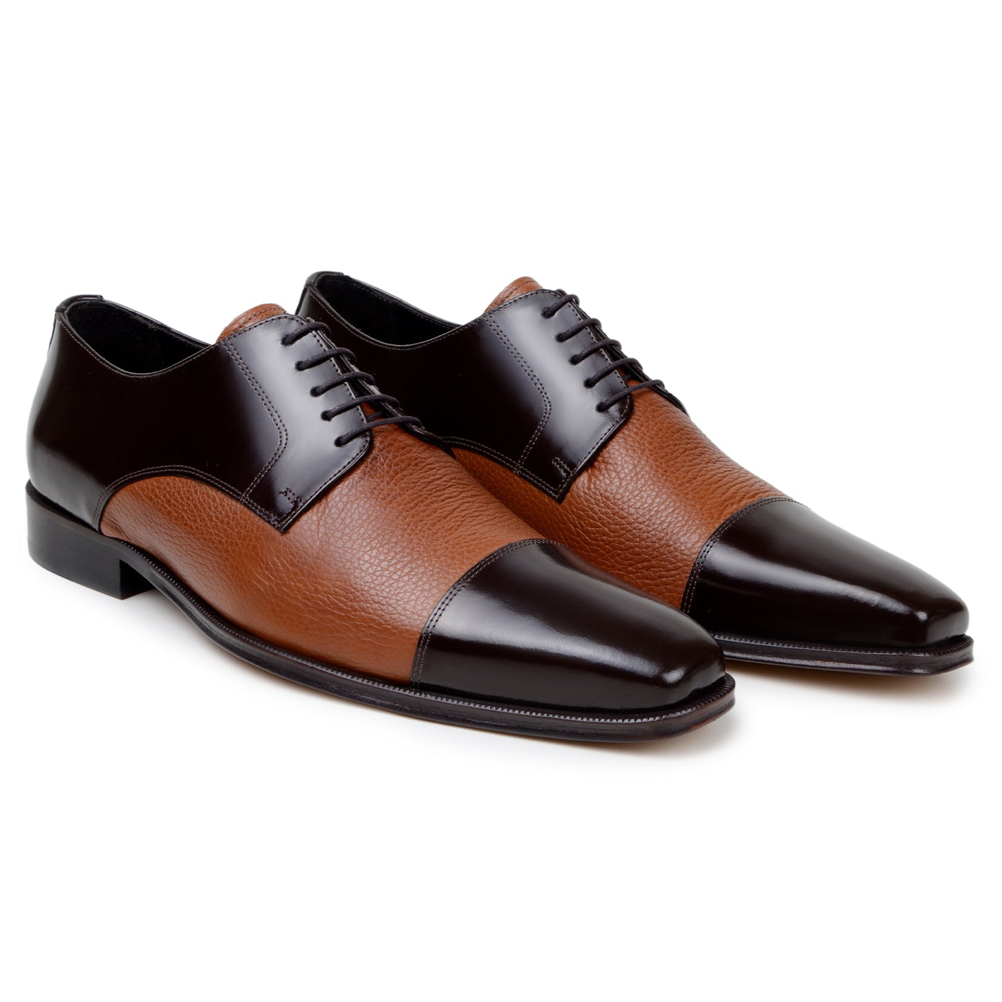 The BELVEDERE Alexander is a men's dress shoe crafted in Brazil with a black polished toe and heel, brown/tan genuine Italian deerskin midsection, black laces, and shown in side profile.