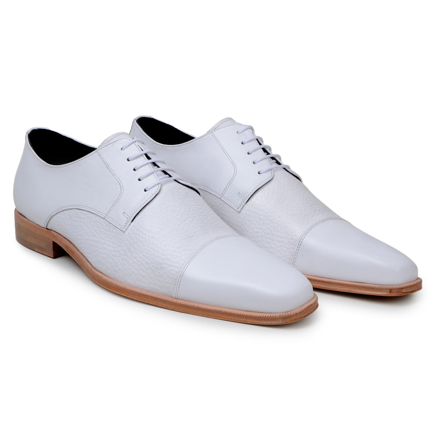 The BELVEDERE Alexander is a single white Italian deerskin and calf Oxford dress shoe with a cap toe, wooden sole, and closed lacing, shown in profile on a white background.