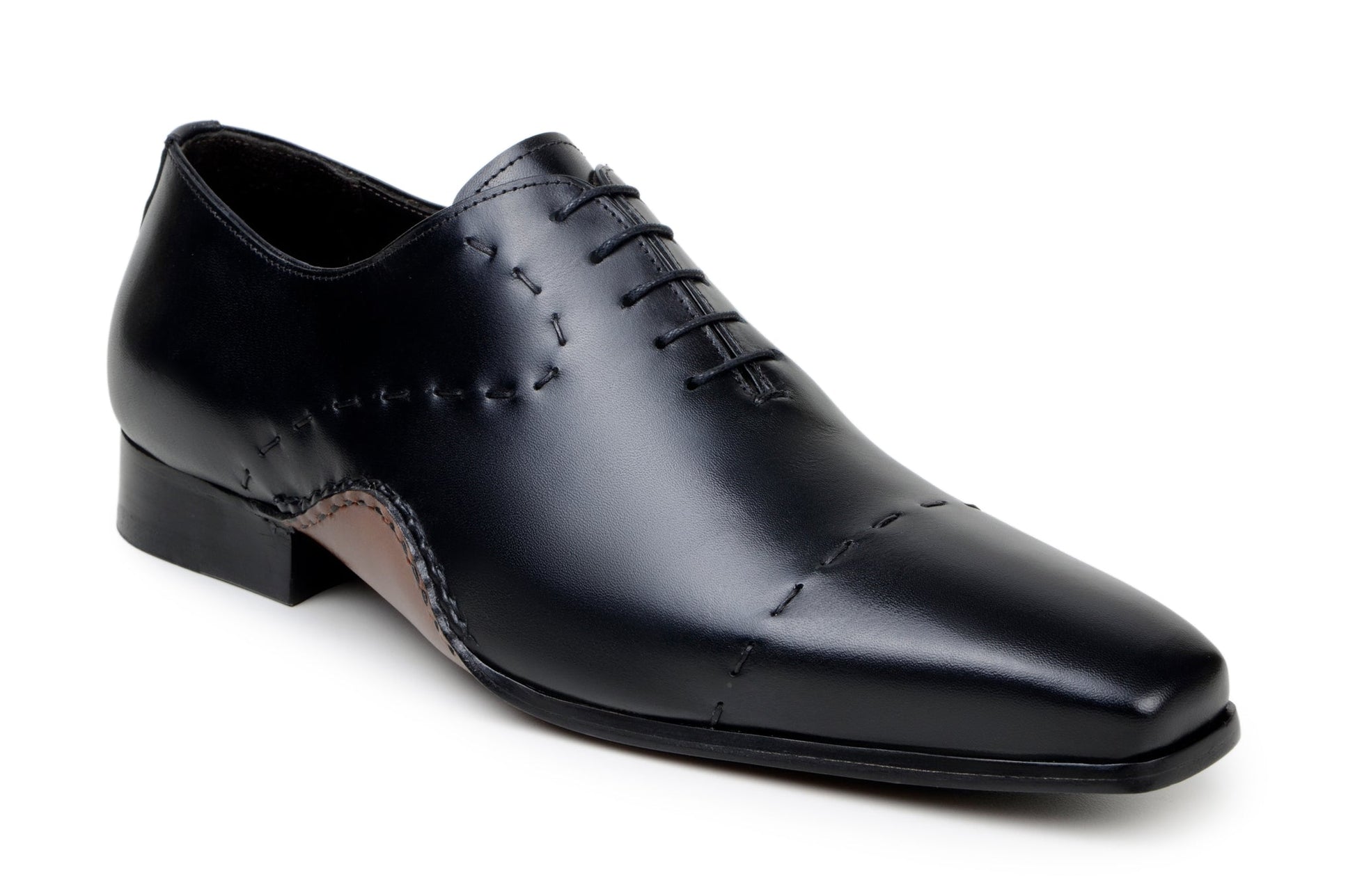 The BELVEDERE Belvedere - Maestro is a black Italian calf leather dress shoe with visible stitching, low heel, and smooth finish, handcrafted in Brazil using Opanka construction, shown in side profile on a white background.