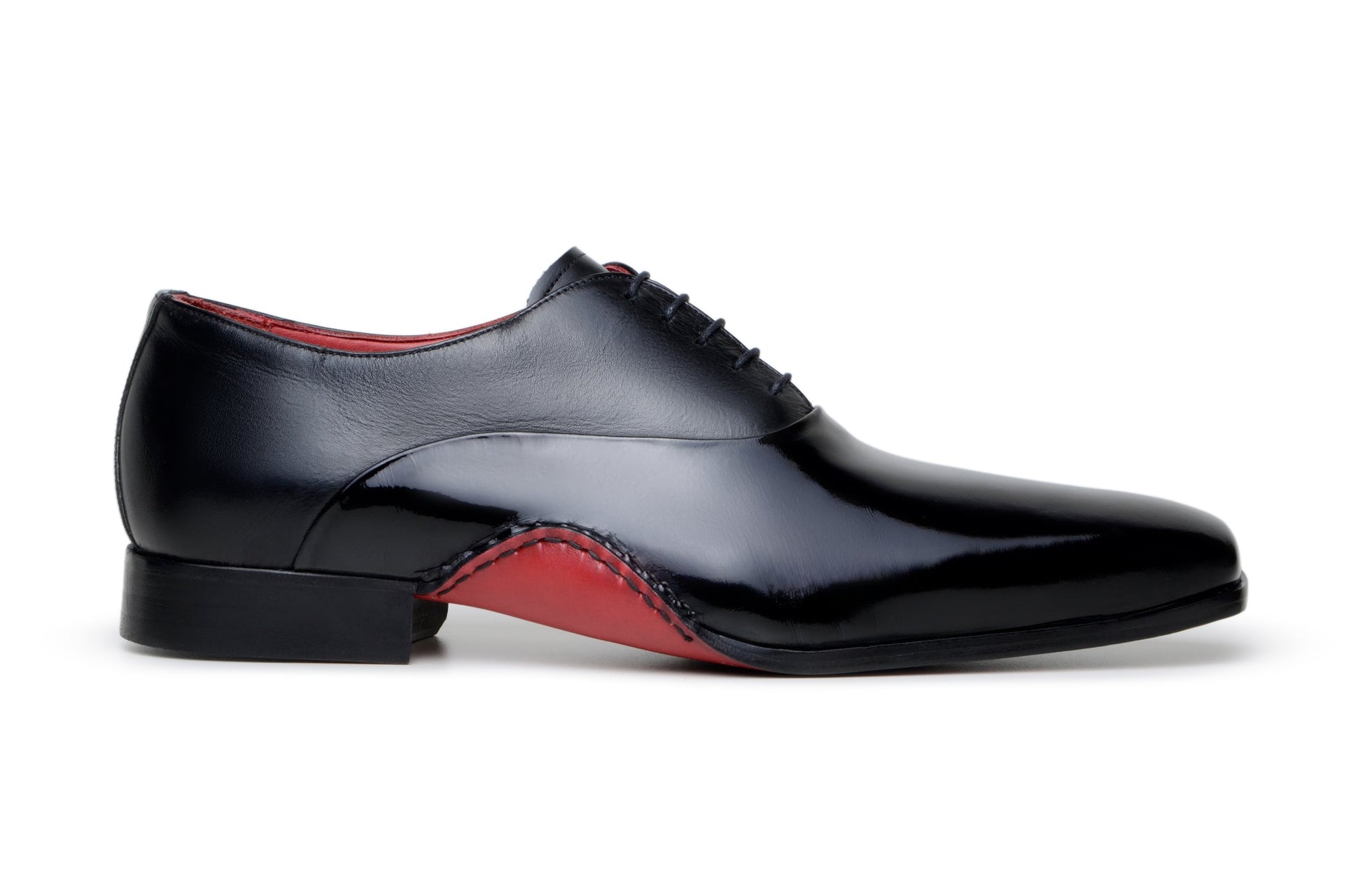 The BELVEDERE Belvedere - Nero is an Italian calf leather dress shoe in black, featuring a red interior lining and opanka red sole, shown side by side on a white background.