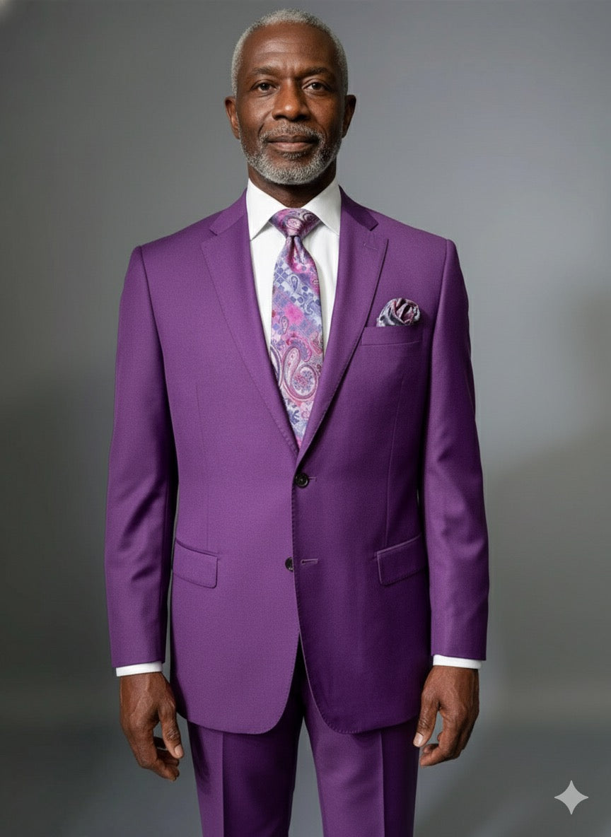 The CAVELLI Cavellini Uomo Dolcetto MODERN FIT Suit 6667/58 in purple is styled with a white dress shirt, paisley tie, and matching pocket square on a mannequin, offering lightweight comfort against a plain background.