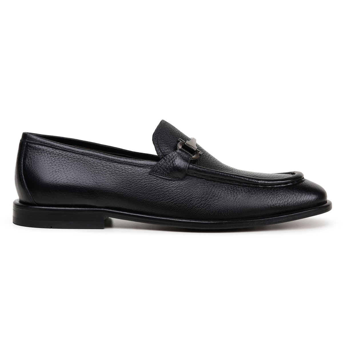 Belvedere - Emilio, genuine Italian deerskin loafers in black leather with silver-tone metal bit hardware.
