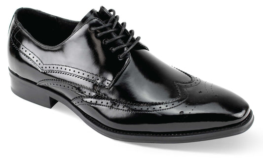 The Giovanni Lincoln Black Leather Shoes by GIOVANNI showcase elegant wingtip detailing and sleek laces for a sophisticated look.