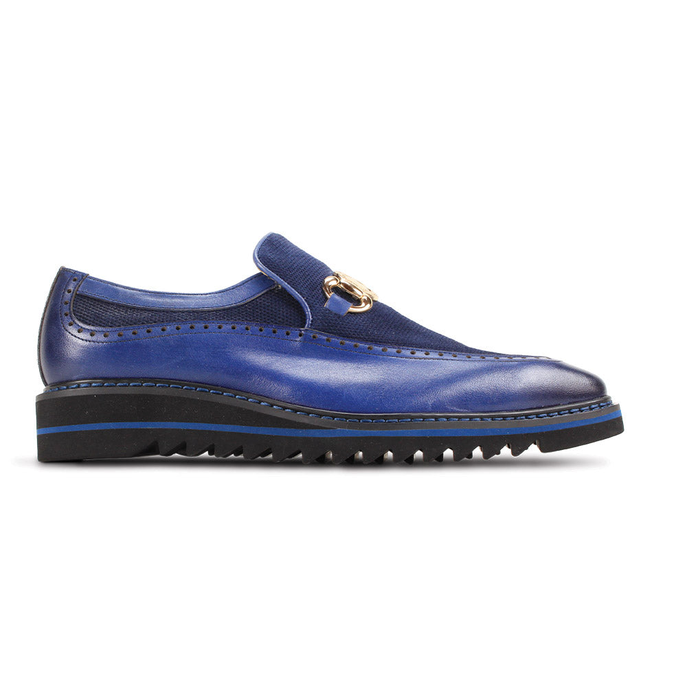The Giovanni Roger Blue Leather Shoes by GIOVANNI are slip-on loafers with a moc toe, gold metal buckle detail, and a black ridged sole.