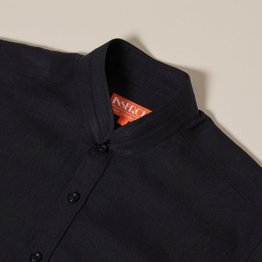 Inserch's premium linen short sleeve shirt, SS716-00001 Black, features a black banded collar and a striking red label inside.