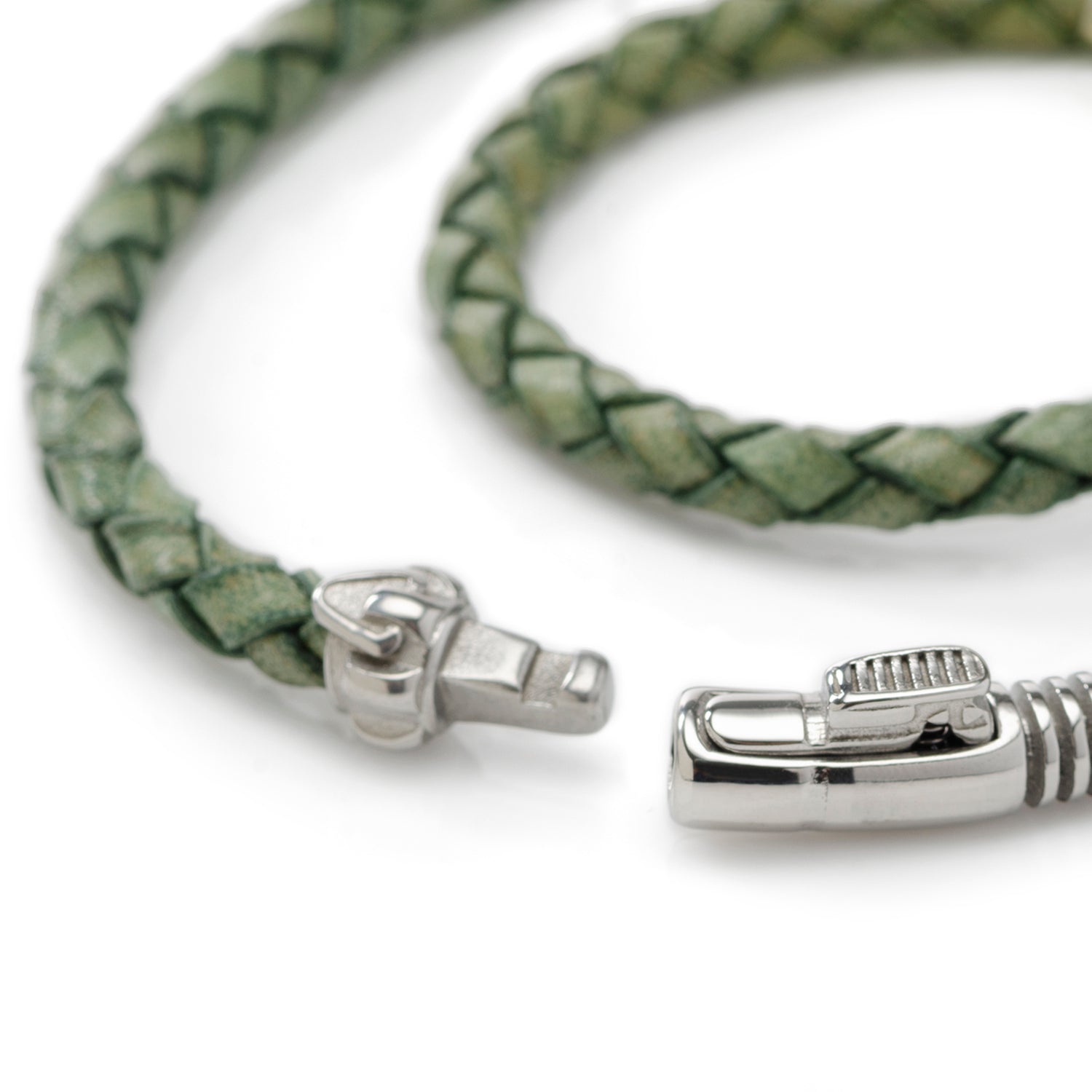 The Star Wars Luke Skywalker LIGHTSABER Bracelet by Cufflinks.com is a green men's leather bracelet with a metallic clasp inspired by Luke's lightsaber—ideal for any fan’s collection.