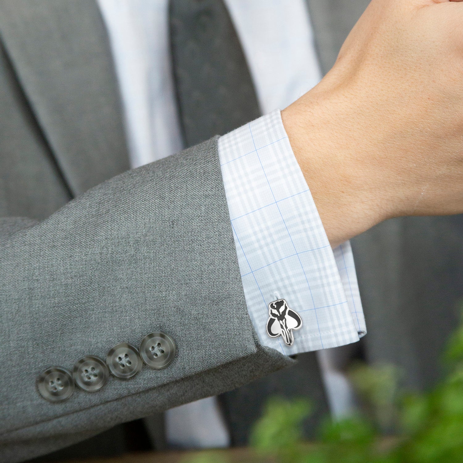 The Star Wars Mandalorian Mythosaur Cufflinks and Tie Bar Gift Set by Cufflinks.com, officially licensed by Lucasfilm, is shown on a white background.