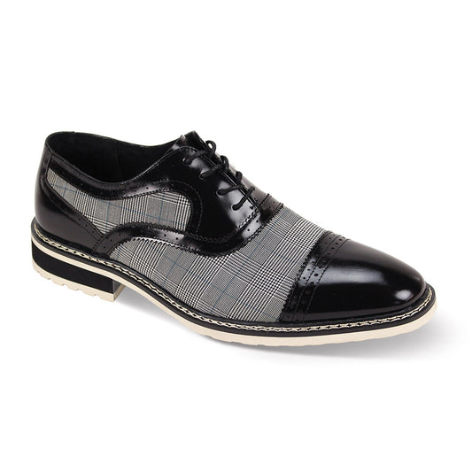 The Giovanni Sinclair Black/White Leather Shoes by GIOVANNI are stylish plaid dress shoes featuring a lace-up design, cap toe, and light-colored sole.