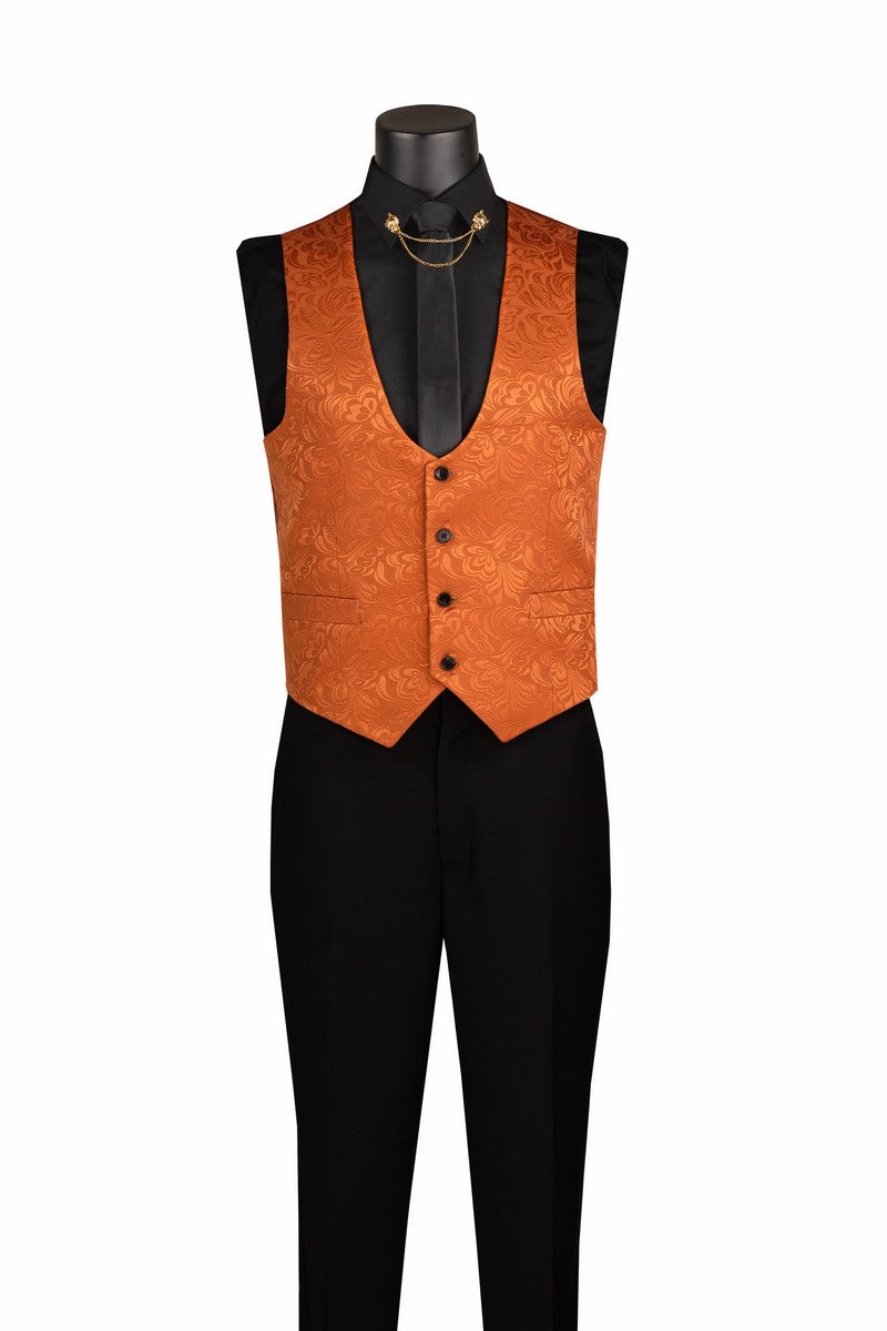 Mannequin wearing Vinci Suits’ Slim Fit Caramel Vested Jacquard Fabric 1 Button Fashion Tuxedo Style TVSJ-1 with a black shirt, gold chain, and slim fit tuxedo pants.