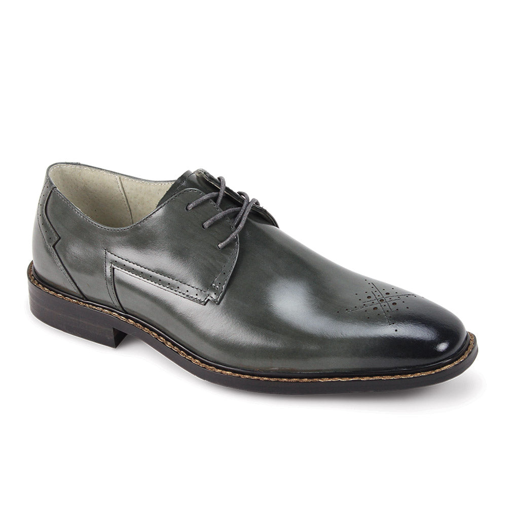 The GIOVANNI Giovanni Toby Grey Leather Shoes feature a lace closure, low heel, stitched sole, and a medallion toe with decorative perforations.