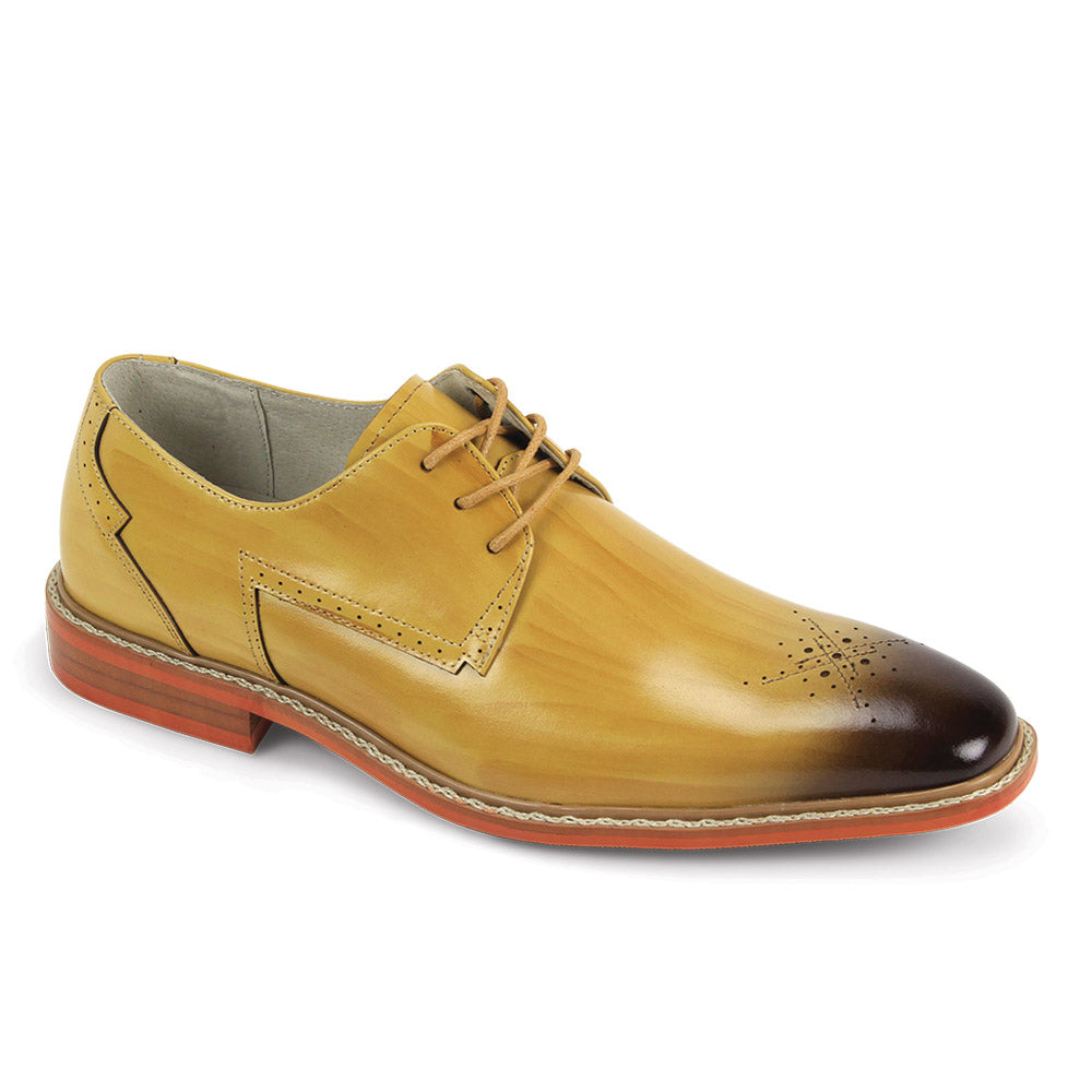 GIOVANNI Giovanni Toby Scotch Leather Shoes: Men’s tan genuine leather dress shoe with dark brown medallion toe, lace closure, perforated details, decorative stitching, and a reddish-brown sole.