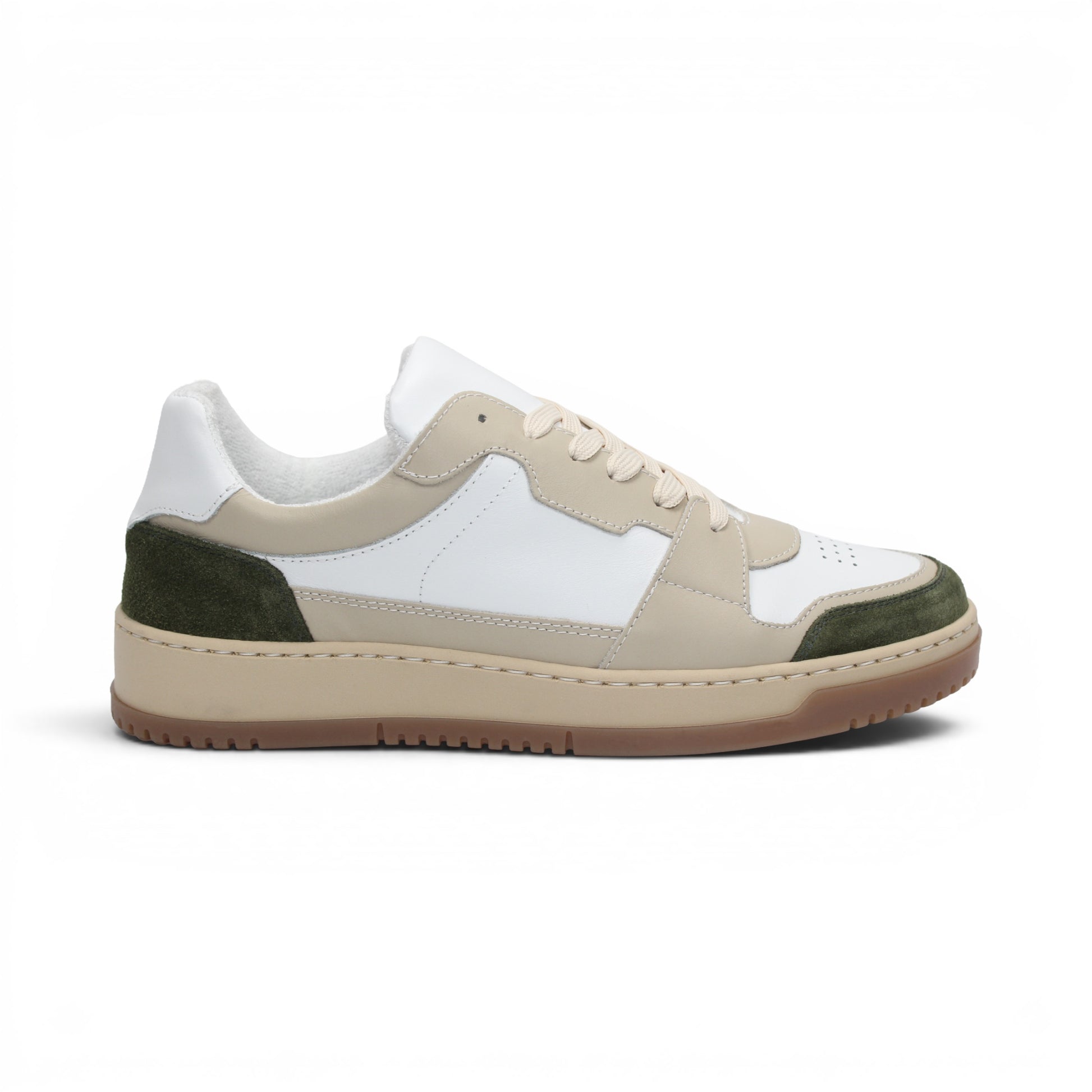 The Duca Di Matiste Duca DC80 Green Combo is a low-top Italian-crafted shoe in white, beige, and green calf leather and suede with beige laces and a light brown rubber sole, shown in side profile.