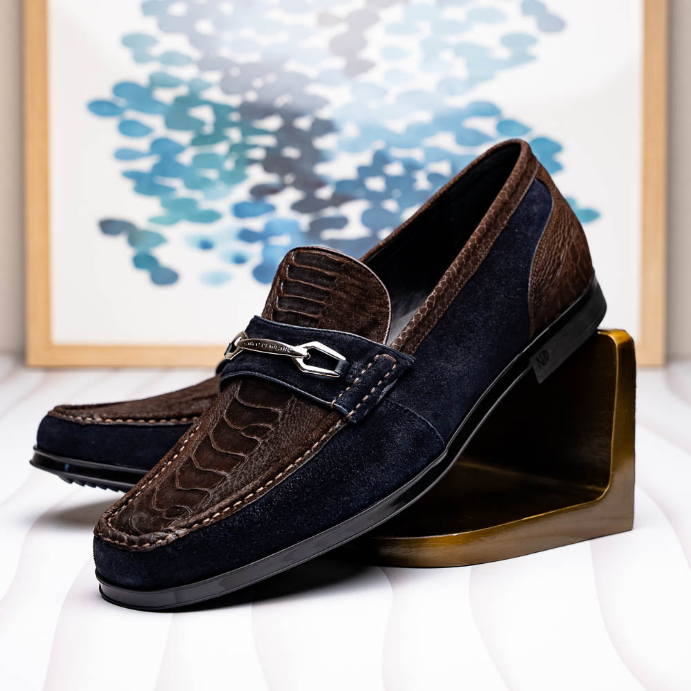 Marco Di Milano’s Hugo Brown / Navy men’s loafers feature textured detailing, a decorative metal bit, and black rubber soles—sophisticated luxury footwear.