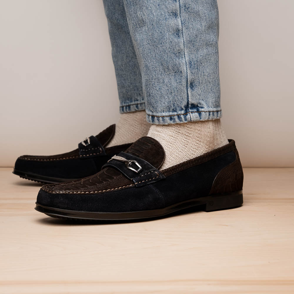 Marco Di Milano’s Hugo Brown / Navy men’s loafers feature textured detailing, a decorative metal bit, and black rubber soles—sophisticated luxury footwear.